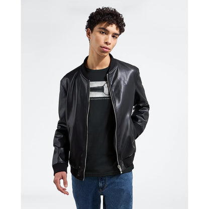 4fcaf124-203a-4e69-8f63-f7e2466251ae